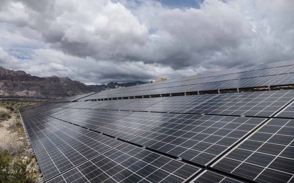 solar panels work on cloudy days